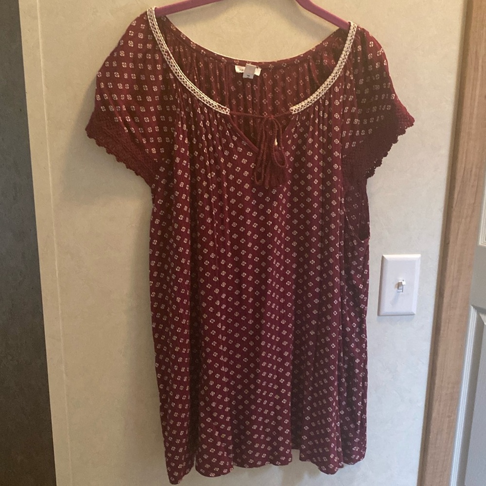 Short sleeve blouse by Westport, size 1X, tassel tie in the front